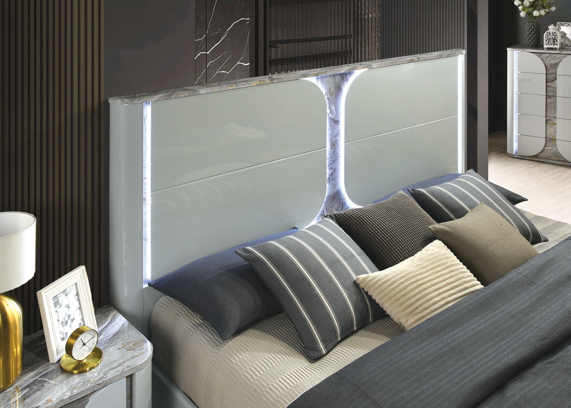 Cleburne LED Bedframe Contemporary Light Gray High-Gloss Finish with Marble &amp; Gold Foil Accents